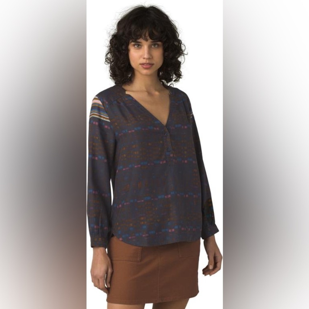 Prana Elsie multicolored top v-neck size medium‎